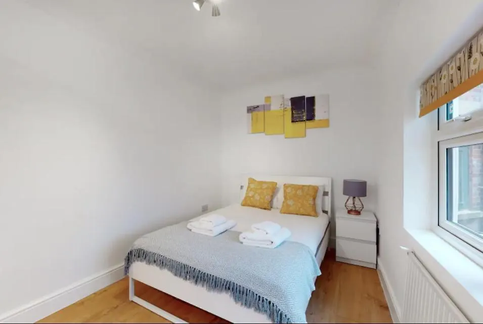 New Spacious 1 Bed Studio Flat In Aldgate Apartment London